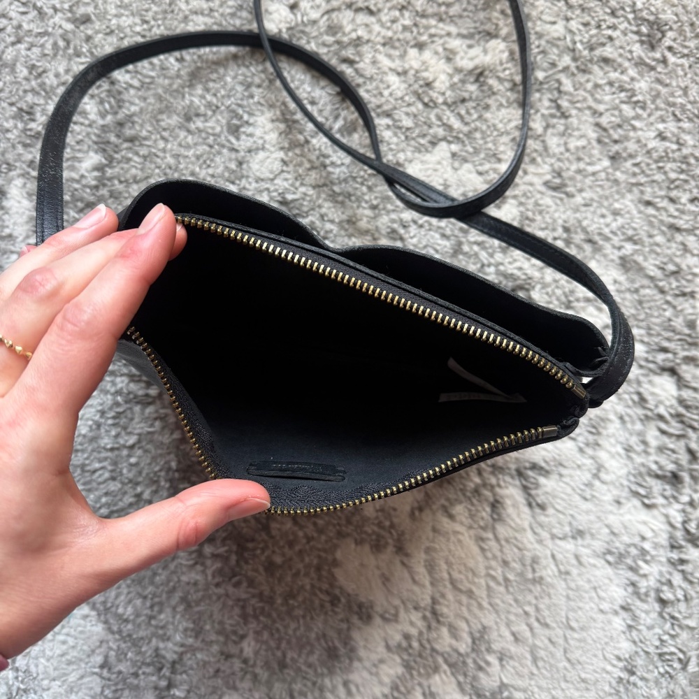 Madewell The Knotted Crossbody Bag in Black Leather - Picture 5 of 11